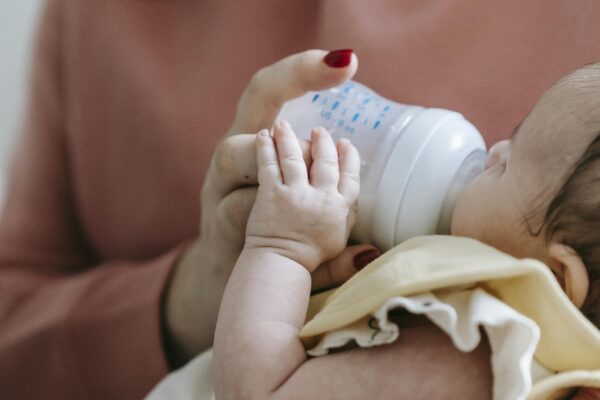 Best Bottles For Breastfed Babies: Ensuring Seamless Feeding Transitions